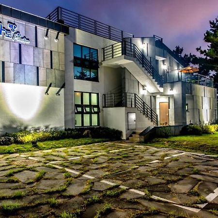 Sea And Wave Casa de hóspedes Seogwipo Exterior foto